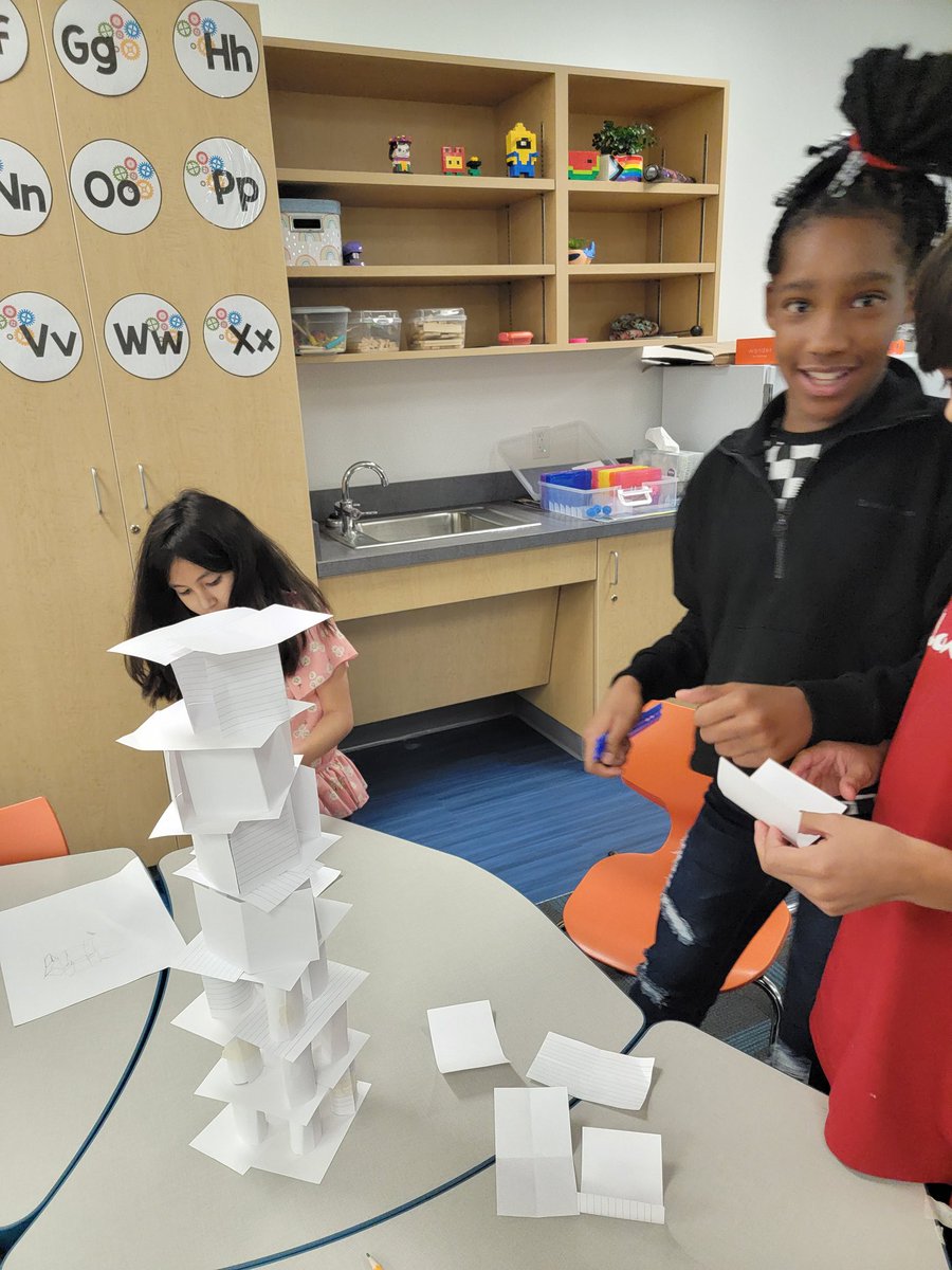 tranq084's tweet photo. Students @BlantonBulldogs  showcased their engineering skills. I'm so impressed at their hard work and creativity. Way to go 💯🙌#CFBProud #BlantonSTEM @CFBISD @triciabadillo @christy_clain https://t.co/l4Mt1LwLsm
