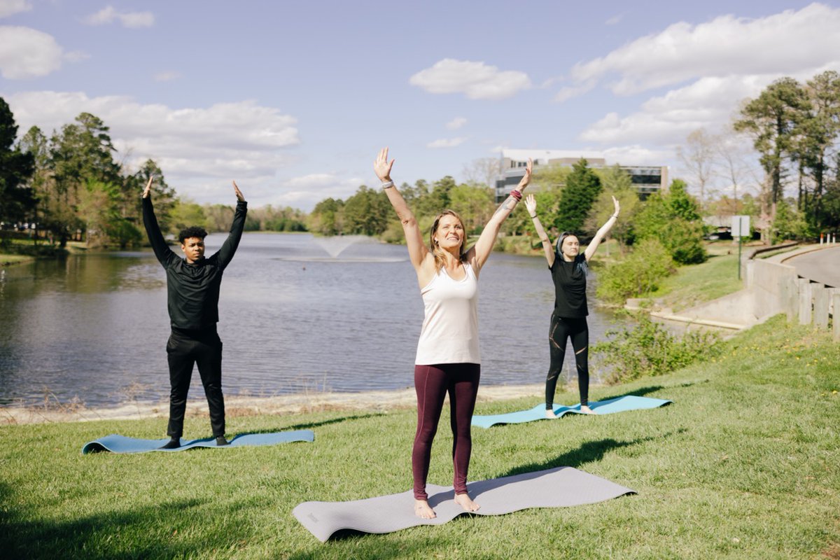 Ooh, this weather is perfect! Mark your calendars for this Thursday, August 18th! Join us at Lake Rooty for a relaxing yoga flow led by Brande Carr Rakes! It is free to attend but you must RSVP: Innsbrook.com/Sunset-Yoga We hope to see you there! #rvayoga #outdooryoga #rva