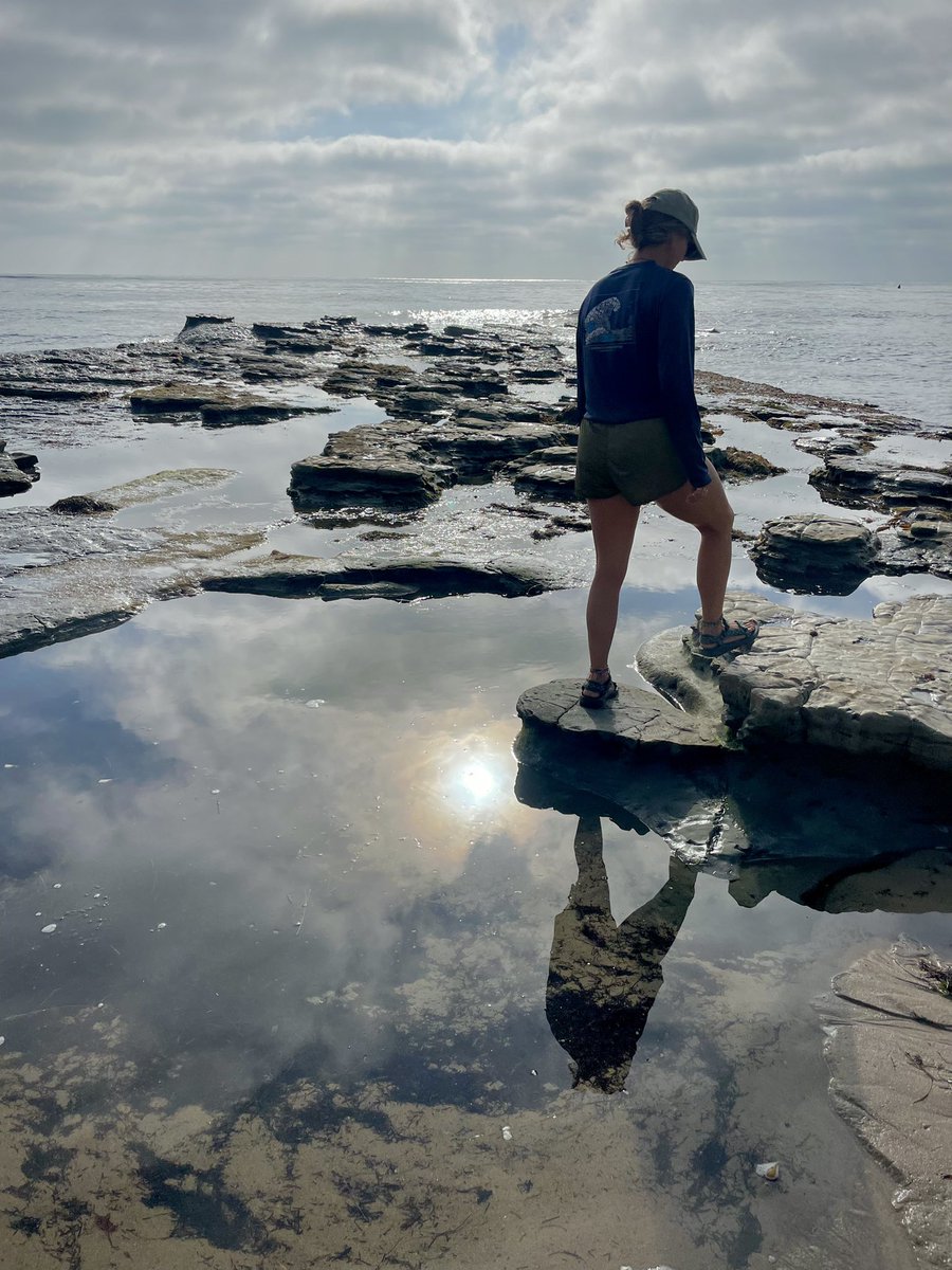 Chelsea_B_UNC's tweet photo. New coast, new school, always a Tarheel 🐏
#TarheelsInTidepools #PiehlerPosse #Forever 
@UNCims @UNC_EMES @UNC_IE https://t.co/AD9hukOpX2