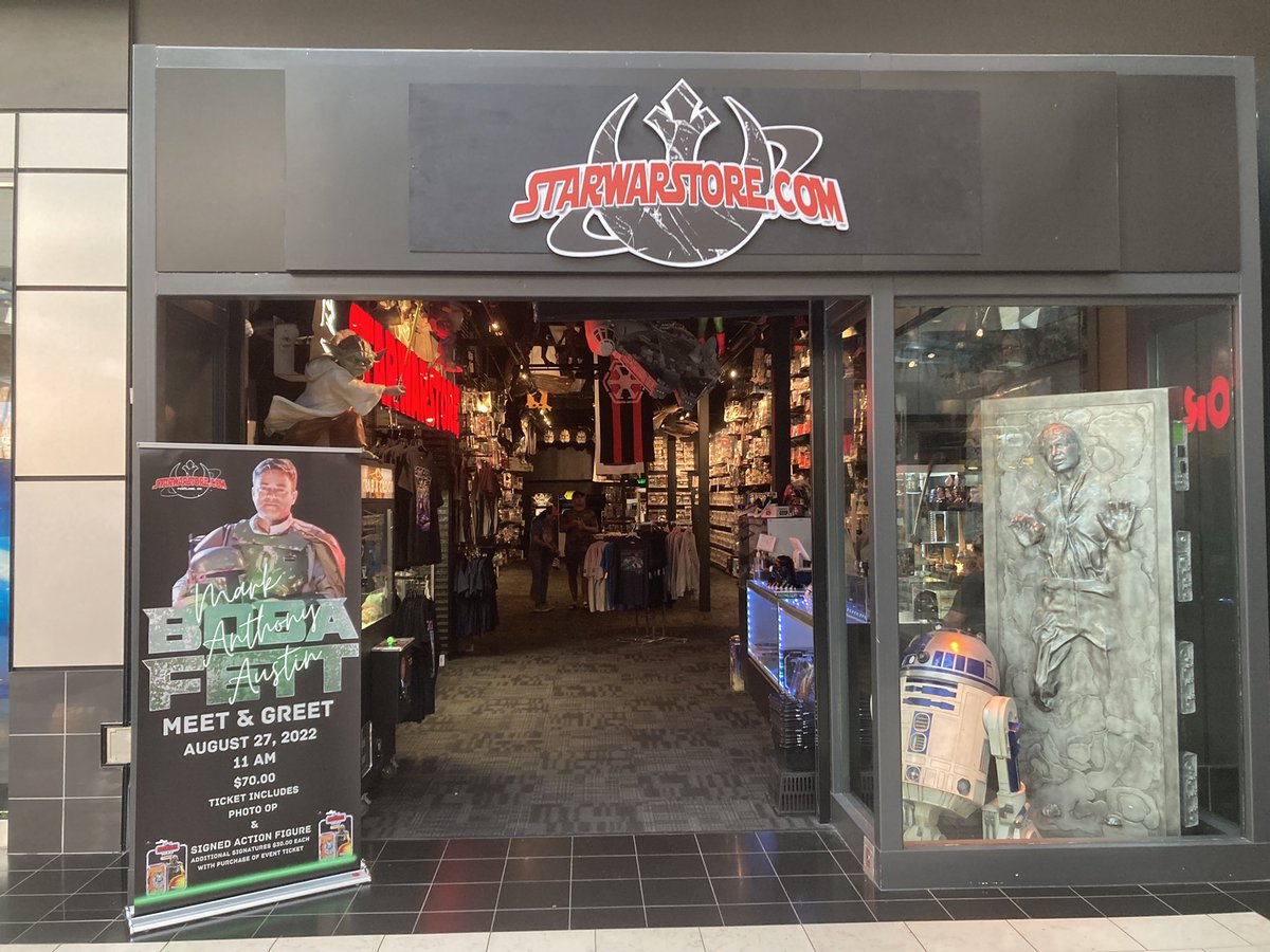 woozlindemon's tweet photo. #starwars #starwarsstore https://t.co/29WWQk1Ry8