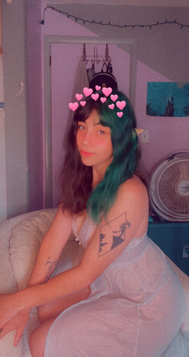 HayzelSkye's tweet photo. Rt if you love elf girls🍄 #elfgirl #elfbabe #nsfwtw https://t.co/z5cPwG6doH