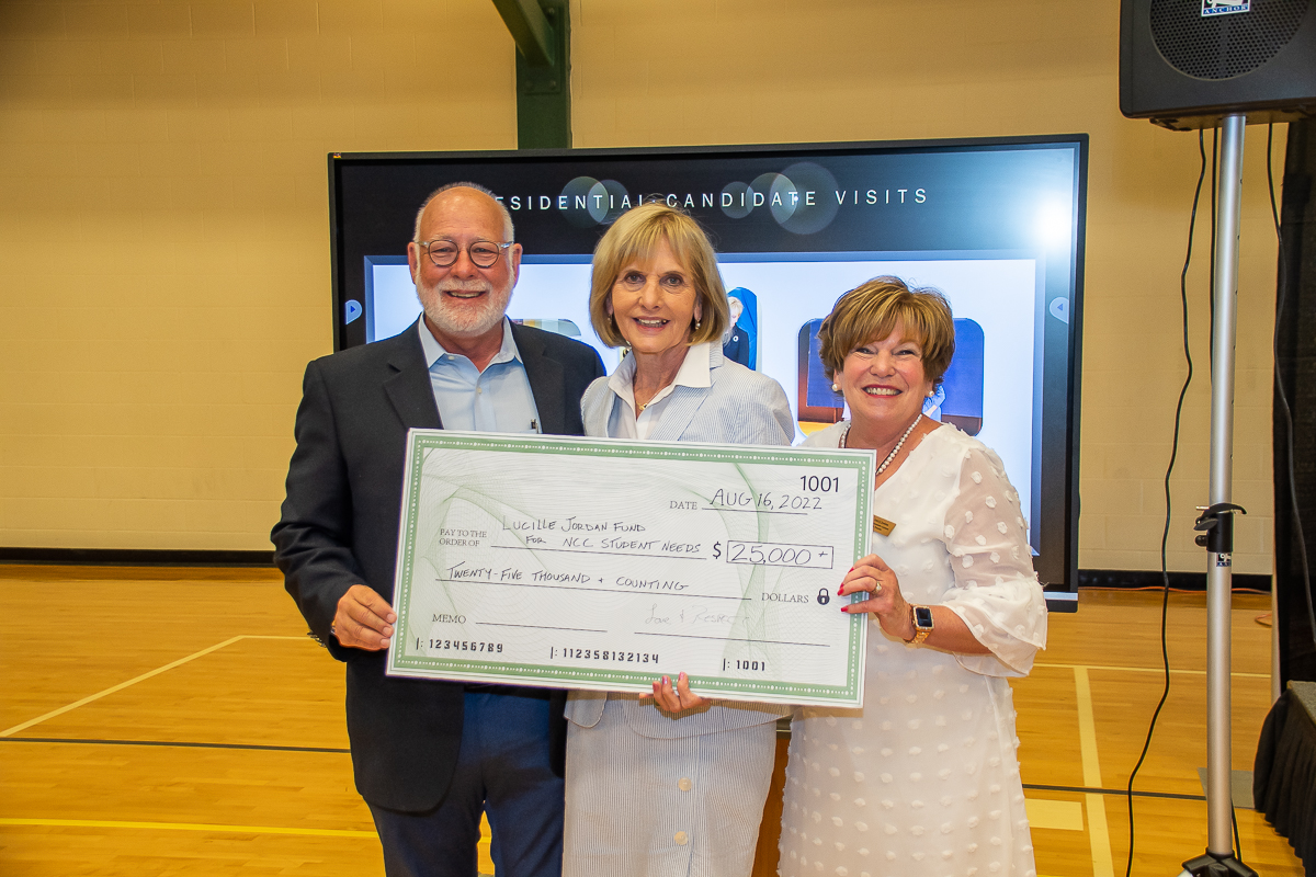 Today we're celebrating NCC President Lucille Jordan's 25 years leading the college! To mark the occasion, the Foundation for NH Community Colleges debuted the new 'Lucille Jordan Fund for Student Needs' -- which already has $25,000 &amp; counting🎉 givenhcc.org/where-to-give/…