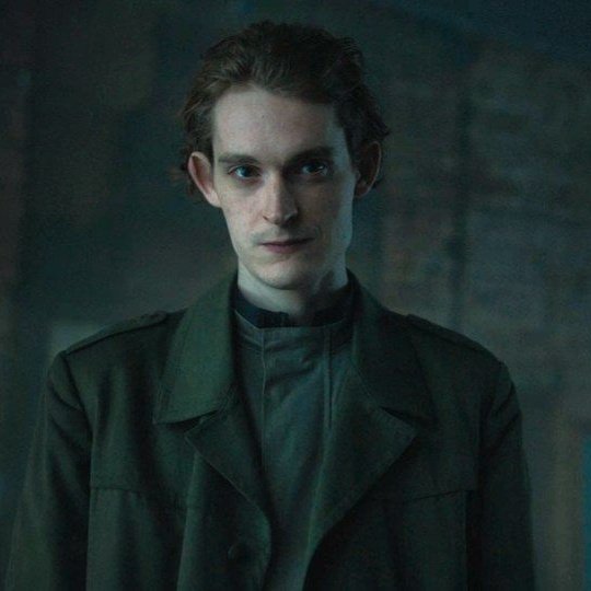 olddedinside's tweet image. [#наследие | #евгенийшварц × #нос]

я не знаю, что шутить. поразительная красота. в шаге от смены аватарки, но держусь. твиттер запомнит меня таким 🤌

а, так вот, НОС--
(недорос)