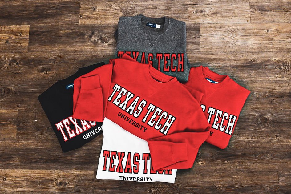 25% off is going on right now! Don’t let this embroidered crew slip away😍
•
#varsity #varsitybookstore #textbook #textbooks #texastech #texastechuniversity #ttu #redraiders #raiderpower #comfortcolor #fall2022 #wreckem #wreckemtech #texastechstateofmind #varsity