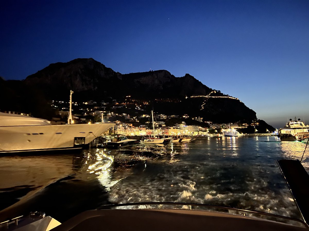 HansZimmer's tweet image. Family time in Capri! 🇮🇹