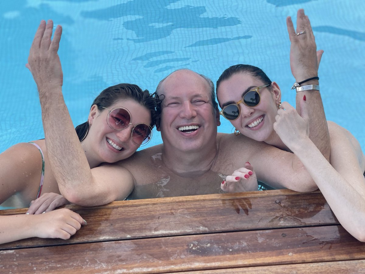 HansZimmer's tweet image. Family time in Capri! 🇮🇹