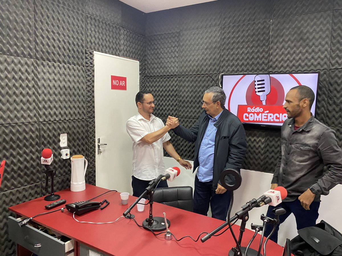 Agenda produtiva nesse primeiro dia de campanha. Falamos ao vivo para os ouvintes da <a href="/radiocomercio/">Rádio Comércio</a>. Destacamos pautas como a geração de empregos e nosso propósito em favorecer, ainda mais, a #Saúde dos sergipanos.