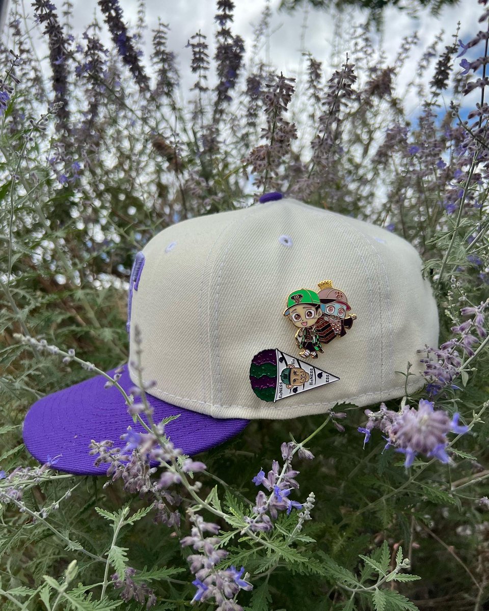 Catoishere's tweet photo. It takes but one positive thought when given a chance to survive and thrive to overpower an entire army of negative thoughts. - Robert H. Schuller

I think we need our own version of NBA JAMS 🤔 

👕 @HOMAGE 
🧢 @TopperzStore 
📌 @RahnniFitteds @mjbhpr  @BlueBrims and others https://t.co/gvAMHQWjLb