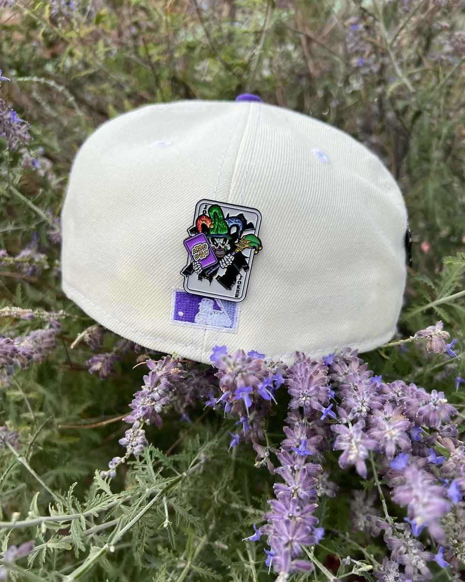 Catoishere's tweet photo. It takes but one positive thought when given a chance to survive and thrive to overpower an entire army of negative thoughts. - Robert H. Schuller

I think we need our own version of NBA JAMS 🤔 

👕 @HOMAGE 
🧢 @TopperzStore 
📌 @RahnniFitteds @mjbhpr  @BlueBrims and others https://t.co/gvAMHQWjLb