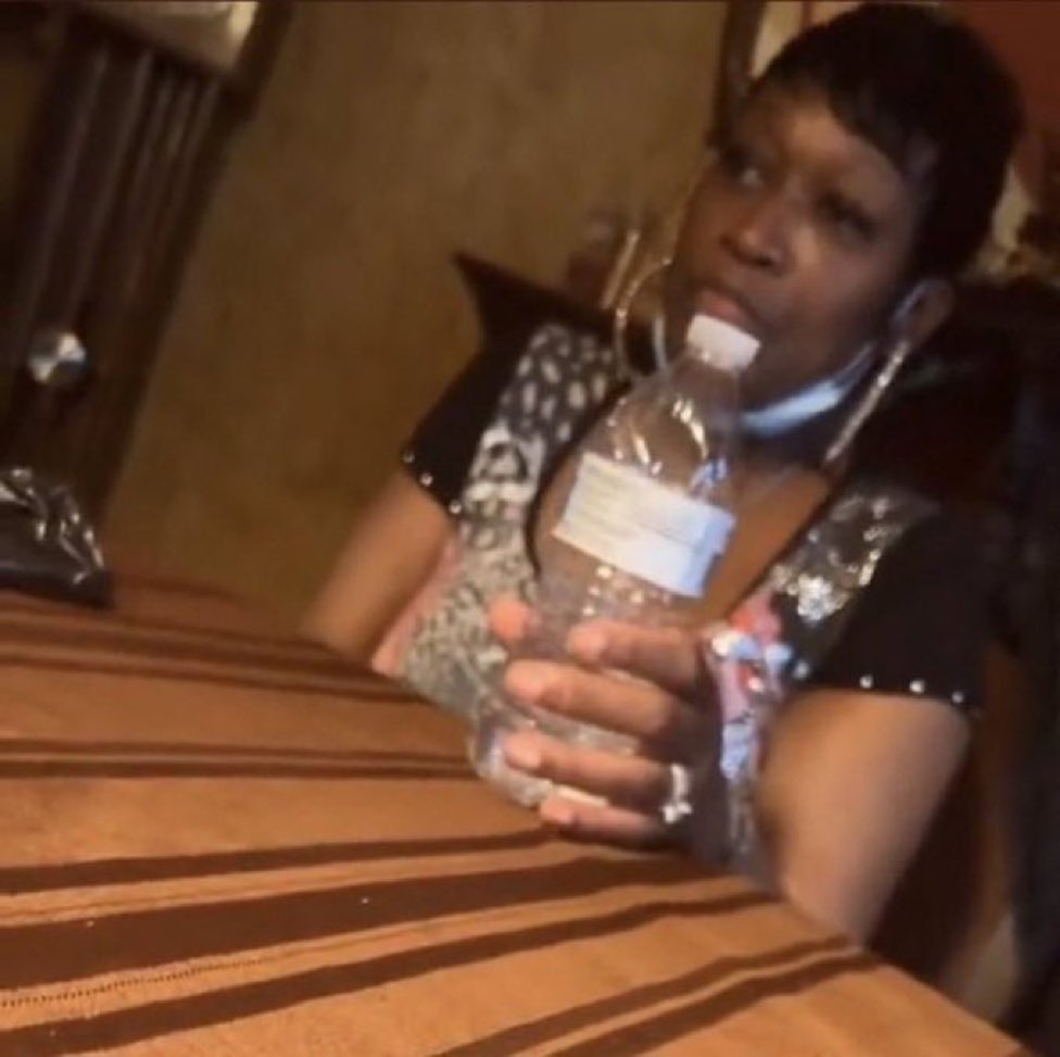 Barbs with no Nicki follow >>>