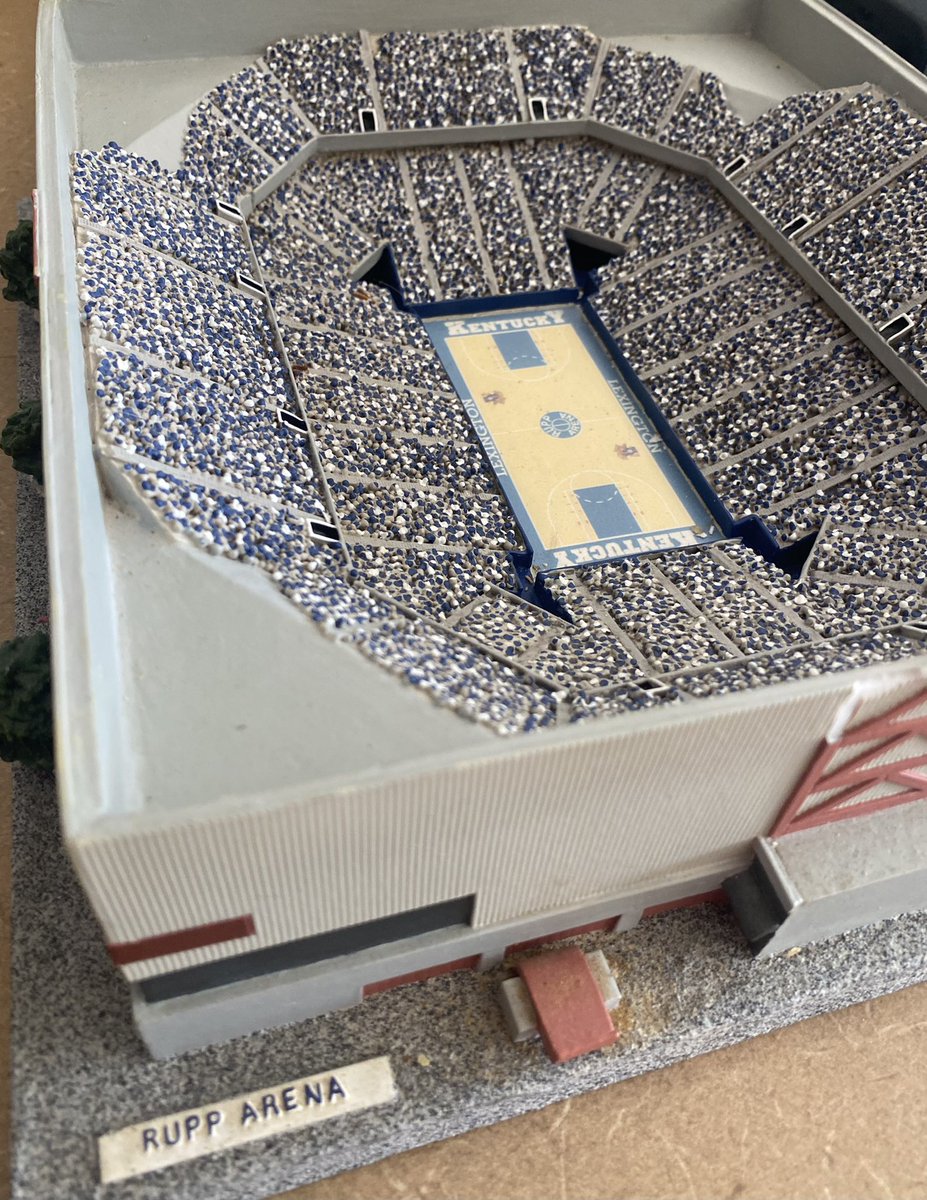 MyBlueNation's tweet photo. Selling a Rupp Arena mini sculpture. The highest offer receives 2 season tickets in Section 236 for 2022-2023 Men’s basketball season. #GoBigBLUE https://t.co/9NpnYDJtLp