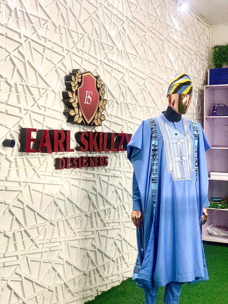 SkillzyEarl's tweet photo. You can always make a statement without doing too much in a Kingsman agbada and multi-colored fila to cap it all. 
Definitely an outfit that will leave you standing out in every  Owambe this season.

Shop the look now! Send a DM/call/WhatsApp 08141863038.

#Asake #trending https://t.co/yCJl0pla4H