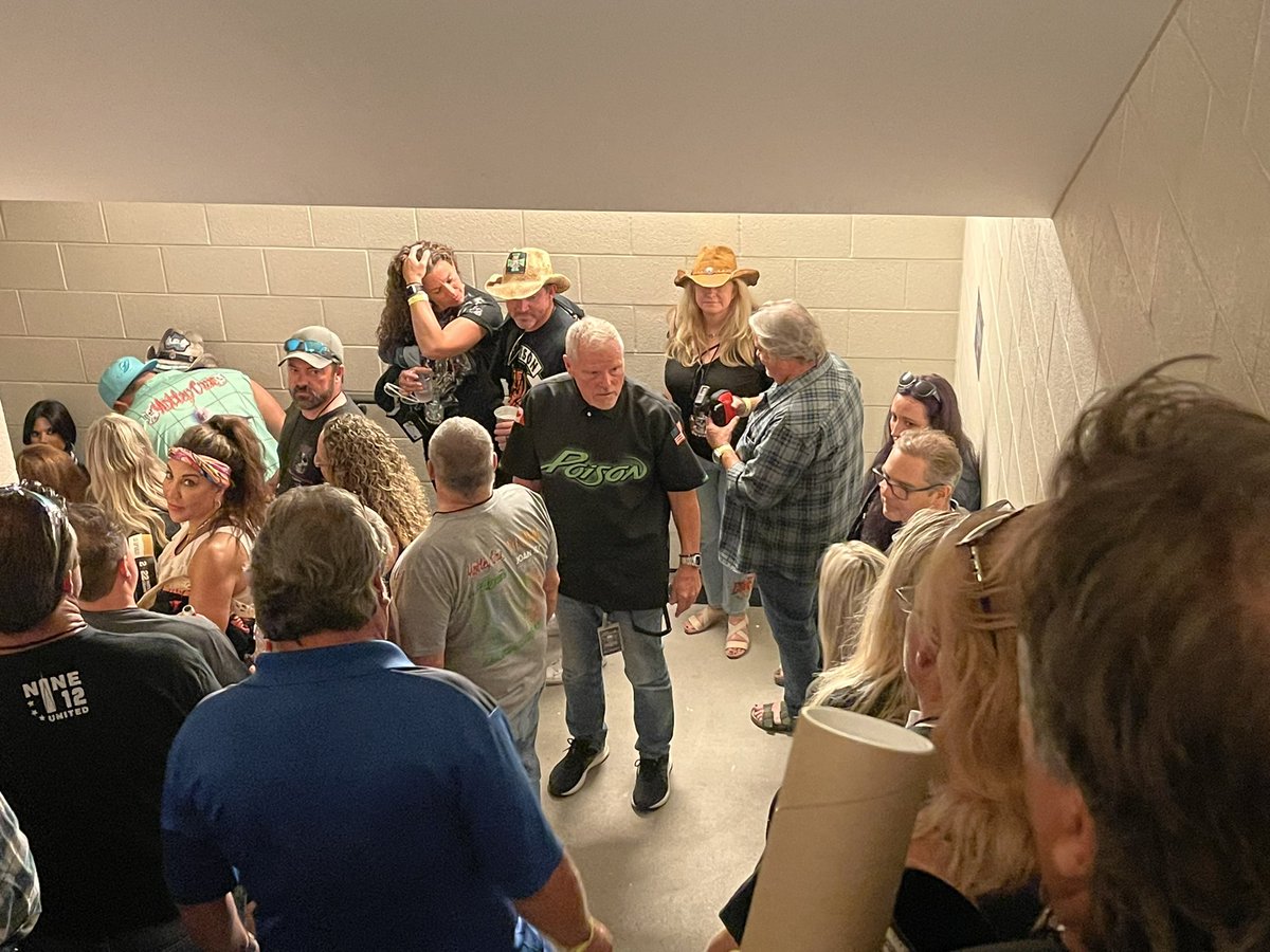 hoteblooded's tweet photo. @Poison @bretmichaels pay this man more money! My daughter and I were late for the meet and greet and he personally walked us in to make it https://t.co/dmDz0ELy5y