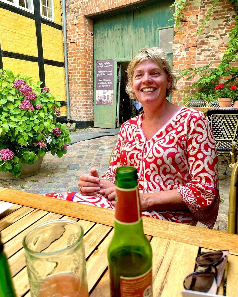 Sreblov's tweet photo. Één na laatste in #Denemarken : fijn uit eten in #Ribe #sreblovontour #danmark https://t.co/njK3u2YzgA https://t.co/OlxJFiF2bD