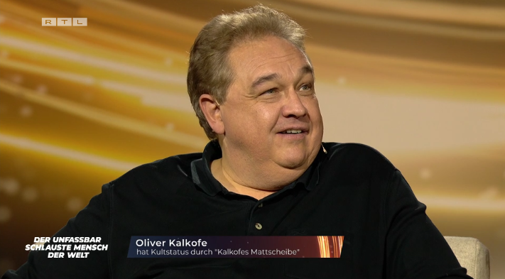 twitkalk's tweet photo. Gleich um 23:30 Uhr @RTL_com
Runde 4! Let's Get Ready to Rumble!
"Der unfassbar schlauste Mensch der Welt"
#Quiz #Talk mit @hanssiglcom
#DUSMDW #LisaFeller #KattySalié https://t.co/weuOST3VoP