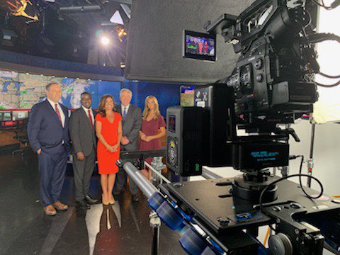 kellyannwx's tweet photo. Now that @Wxdavidw is officially a member of #StormTeam5, it’s time for a promo shoot! Love this team 🥰
Try to guess who was making us all laugh the entire time… #wcvb ❄️ 🌧 ☀️ https://t.co/adOhPXcElA