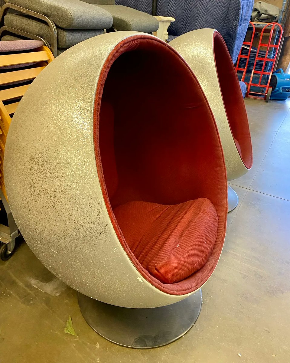 UniStudiosLot's tweet photo. These incredibly fun and unique chairs are sure to add some flair to your next #production or #event! Just visit our Property team! π€©
#onthelot #uniproperty #studioservices https://t.co/A2dYr5RI5M