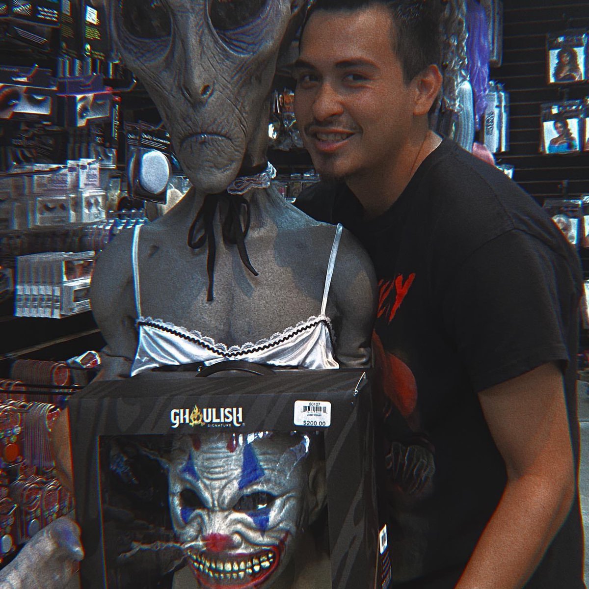 FreakyFindz's tweet photo. Brand new hyper masks from ghoulish productions! These hyper realistic, anatomically correct masks can act as a second skin! Made to meet high standards, these masks stretch 3X their original size! Be the first to come grab these one of a kind amazing masks! 
- #hypermasks #mask https://t.co/4HnaVxB3Mg