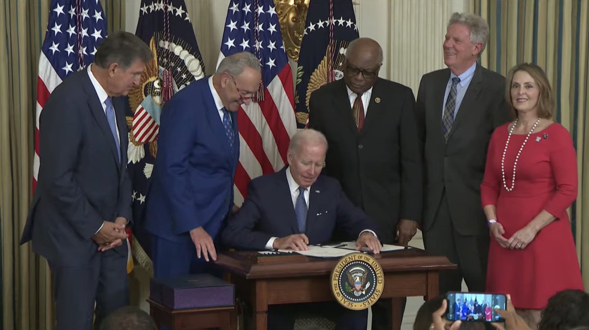 PoweraCleanOH's tweet photo. Moments ago, the #InflationReductionAct officially became law! Here’s what it means for Ohio, and why we believe this is another great reason for your community to join PCFO (if you haven’t already!). 🧵 #LocalsLeadTheWay https://t.co/VcIRSn7HnT