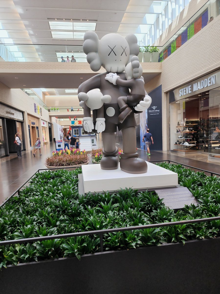 Thefrugalgay🏘 on X: I very rarely do a run to the mall. But when I do -  I do early morning. Northpark mall in Dallas has some fantastic art pieces.  I saw