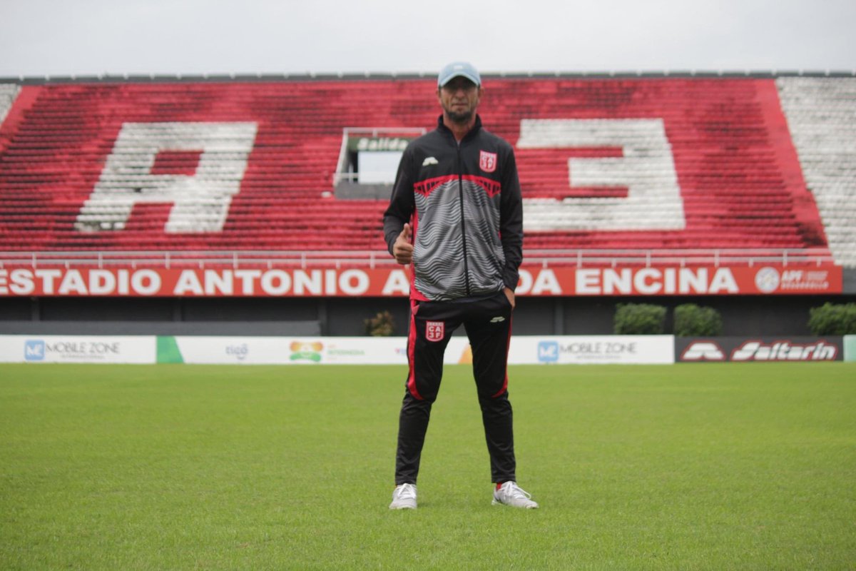 PANORAMADEPORTS's tweet photo. AL MANDO DE LA CATEGORIA RESERVA 

El Profesor Edgar Vera asume como entrenador en la categoría reserva para los siguientes próximos encuentros por la división intermedia. Álvaro Jesús Esquivel Arévalos será el asistente técnico. https://t.co/tuqfNSQg58