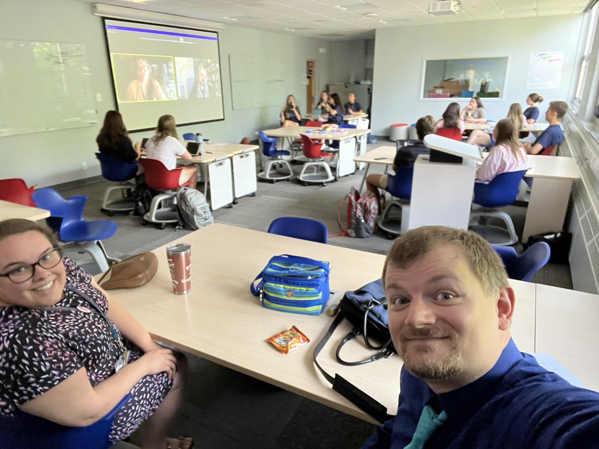 Welcome back!! Look at these #QuerbesScholars attending an Academics event on DAY ONE!! 😍 We’re watching scholars from <a href="/McGrathND/">McGrath Institute for Church Life</a> discussing how to care for mothers and children and build the pro-life future after the fall of Roe v. Wade!