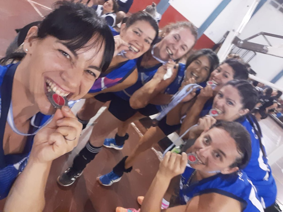 lamavoley's tweet photo. Las Maxis viajaron a Merlo, provincia de San Luis donde participaron del 1° Torneo Nacional Máster de Voley. Vamos Lama!!💙🏐💙
@Lamadridprensa https://t.co/lJt3rEMRaS