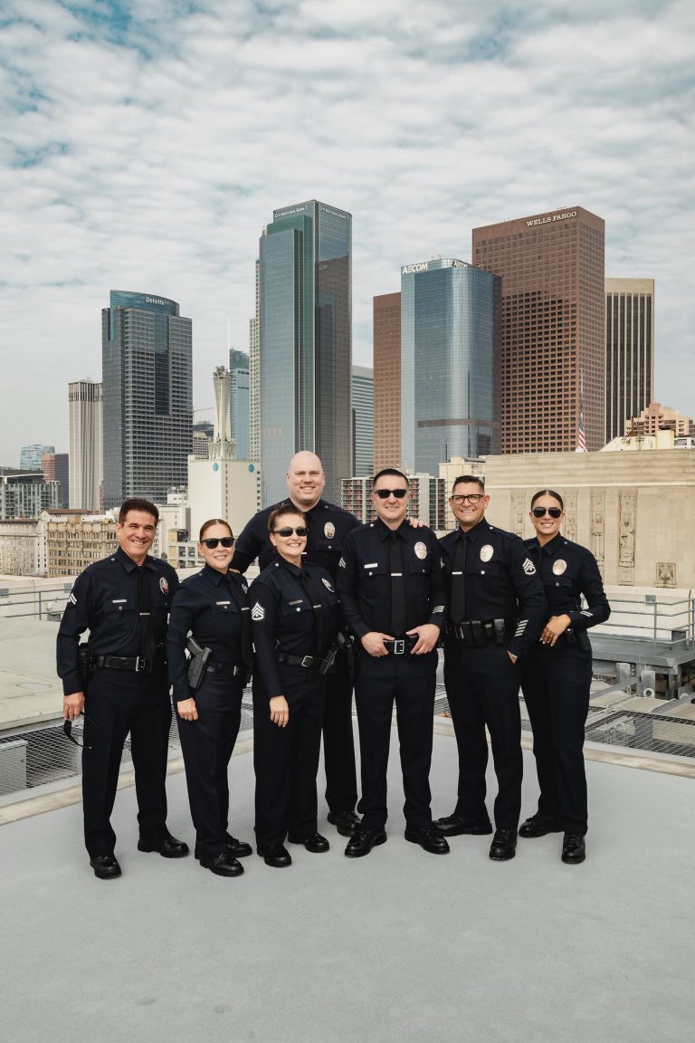 LAPD HQ tweet media