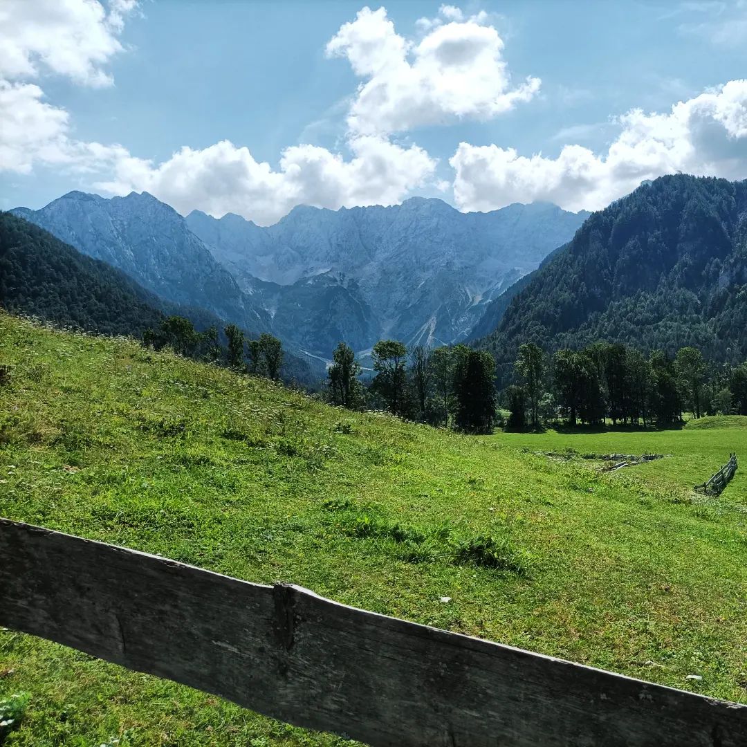Jezersko, but don't tell everyone 💚 #purenature letsgoslovenia.si/zgornje-jezers…