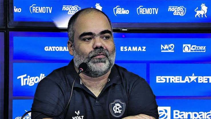 Cf27Magno's tweet photo. Presidente do @ClubeDoRemo, Fábio Bentes, confirma em entrevista coletiva, desligamentos do técnico Gerson Gusmão, executivo de futebol Ney Pandolfo e coordenador técnico João Galvão. "Fomos campeões paraenses, agradecemos a todos, mas o objetivo principal era o acesso", disse. https://t.co/HBZfeEtaCx