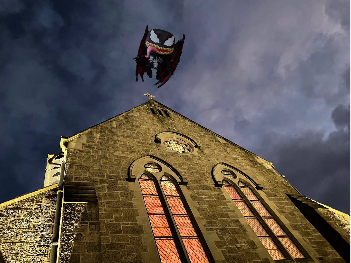 LostThePop's tweet photo. #piabphotochallenge Day 3 Villain Pop
Here we have the PIAB exclusive Winged Venom taking flight above a church!
#funko #funkofamily #funkopop #funkoobsession #funkoaddict #marvel #venom #piab @PopInABox https://t.co/4cAtKO6rv5