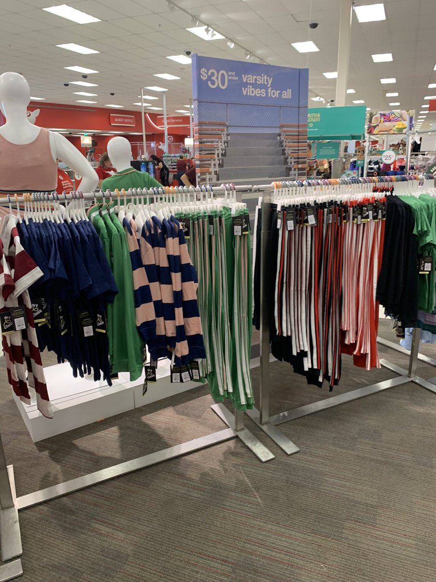 #2542 is here for Hometown Hero’s 🏀🏈🏐 #VarsityVibes 📣⛹🏻‍♀️⛹🏼