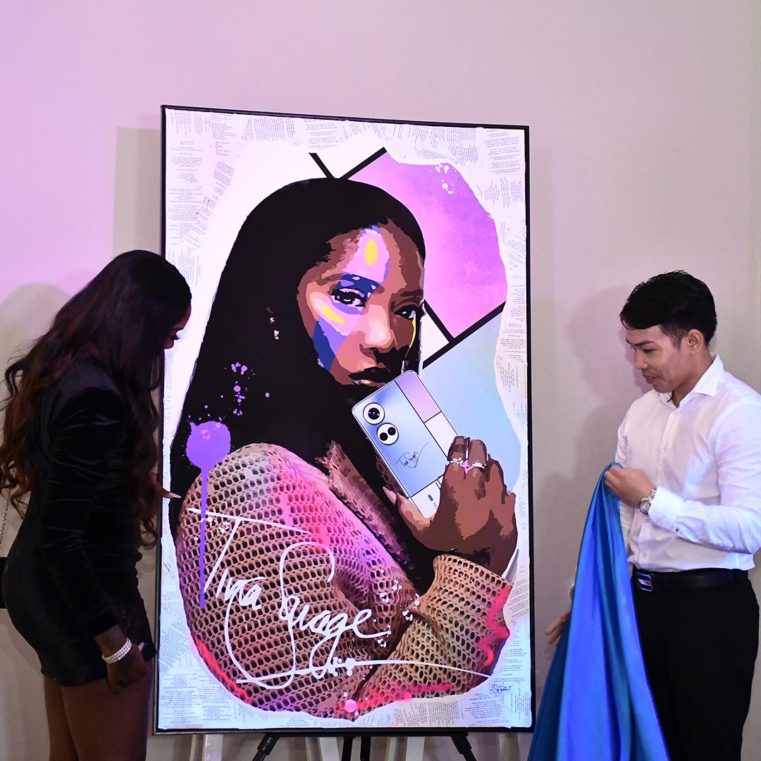 TECNOMobileNG's tweet photo. The stunning @TiwaSavage showed up and showed off her gorgeous style at the CAMON 19 Pro Mondrian exhibition. 
 
Swipe to see the beautiful smile on her face as she unveils this piece of art. 🤭

#TECNOxMondrian
#TECNOCamon19
#CAMON19Mondrian
#PortraitMaster https://t.co/UTvVmf7Md6