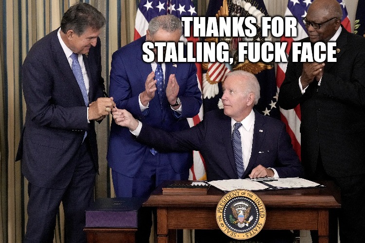 <a href="/atrupar/">Aaron Rupar</a>