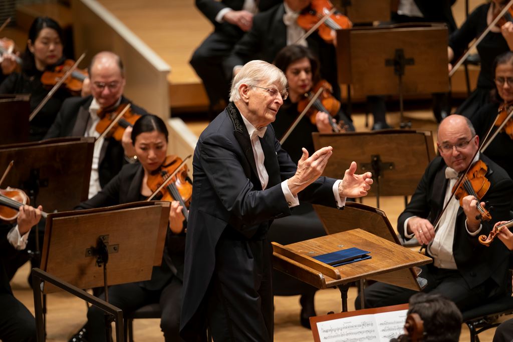 On tonight's Classics in Concert, Herbert Blomstedt leads the Chicago Symphony in Mozart's Piano Concerto No. 23 followed by Brahms’ Second Symphony. The program closes with Stravinsky's "The Rite of Spring" before the beginning of Nightcrossings! 📸: Todd Rosenberg Photography