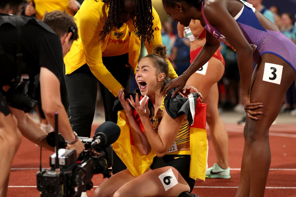 EuroAthletics's tweet photo. GIIIIIIIIIIIIIINA! 🤩😭

Gina Luckenkemper is the European 100m champion in #Munich2022! 

#BackToTheRoofs https://t.co/8VAGcli7iw