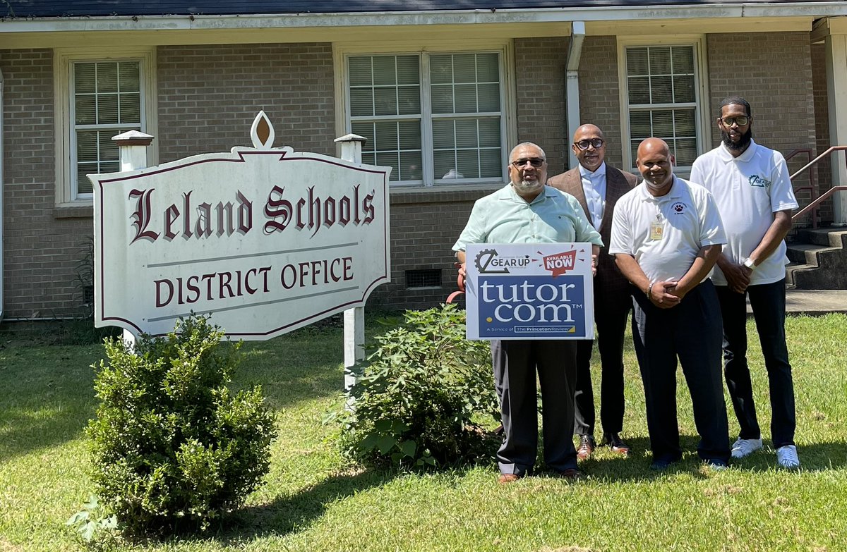 KierreRimmer1's tweet photo. Gearing up with GEAR UP today in the Leland School District with https://t.co/e3GF75miVt‼️
#GEARUP #Partnerships #ExpertTutors #PromoteStudentSuccess #ThePrincetonReview #ExceptionalSupport #ExtensiveData #EffectiveMethodology https://t.co/q5Uf1geSi7