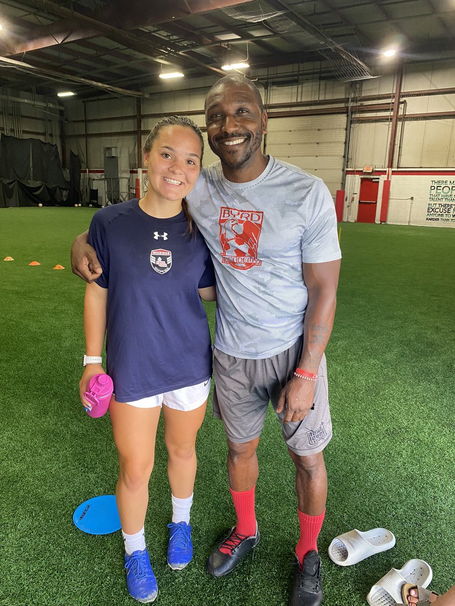 kk samluk tweet media