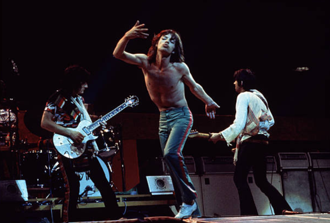 crockpics's tweet photo. The Rolling Stones, 1975. Photo by Michael Putland. https://t.co/h8F0IcF9Gq