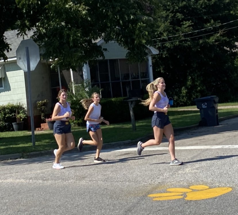 TallasseeTrack's tweet photo. Abbie, Allie and Mallory running a 3k today at XC practice!  #THScrosscountry2022 https://t.co/tu1sUIz5i9