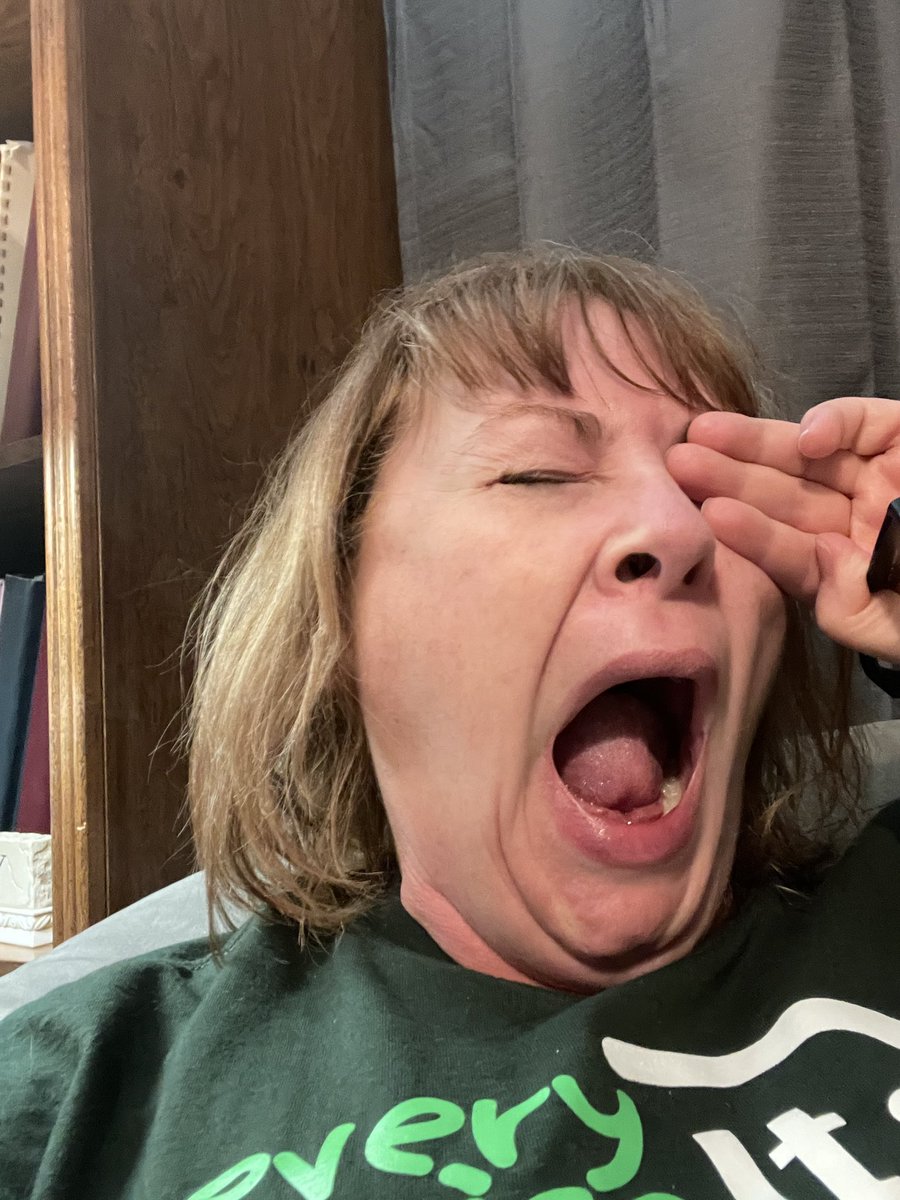 rbyslprawayfmOZ's tweet image. #secondfirstday #survivor #success #teachingcollegeisgreat #tobedearlytonight