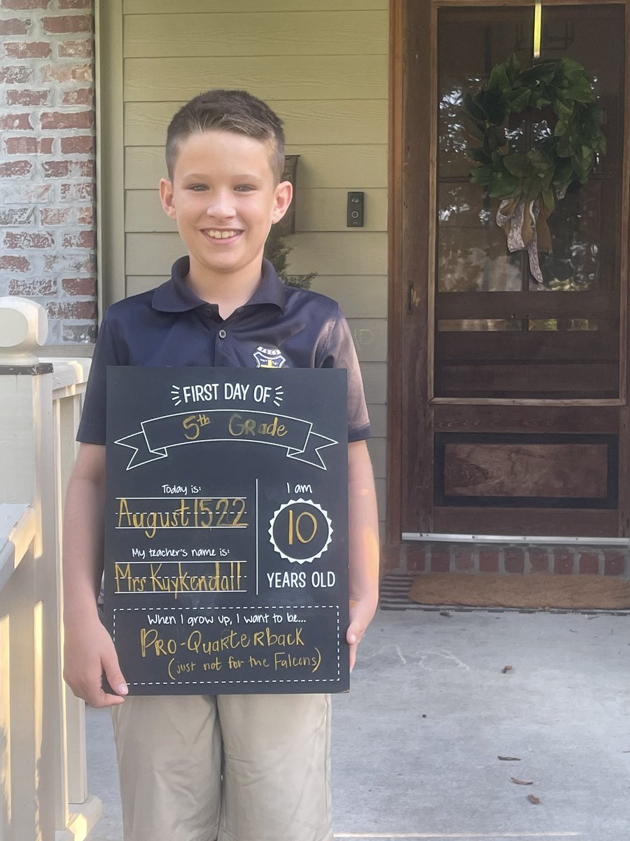 kgbbb's tweet photo. @Saints .  Raising them right #firstdayofschool #notthefalcons https://t.co/ytVXDA5fGs