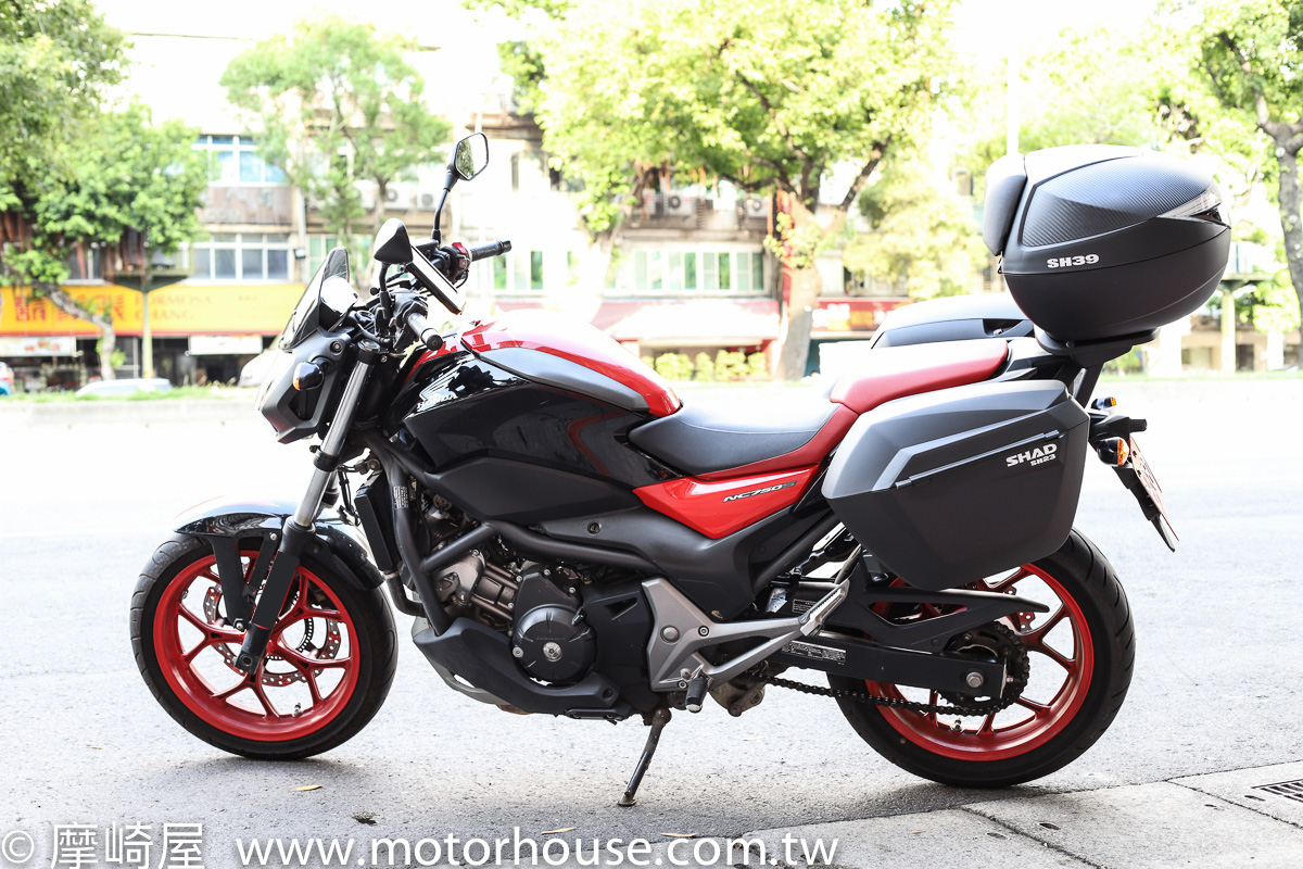WuTaiwan's tweet photo. HONDA NC750S SHAD 三箱組合
SH39 
SH23 https://t.co/nNL4PwI74X