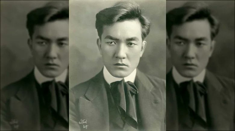 themistoria's tweet photo. Personajes famosos más atractivos de la historia. #Parte14
(Según cánones de cada época 😌).
🧵⬇️
N° 14 - Sessue Hayakawa, el primer galán de Hollywood:
Es probable que allá por 1915, el despertar sexual de más de una adolescente en EE.UU. haya llegado gracias a una película https://t.co/87pQuxnxi2