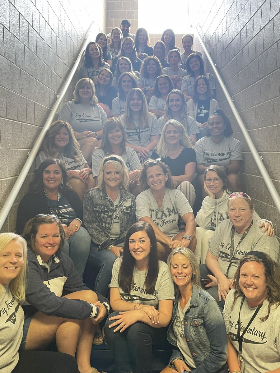 laurel_hillman's tweet photo. Great to be back at Neuqua today! Congratulations to Michelle Loughran celebrating 20 years in @ipsd204 https://t.co/vpjFbw4L0P