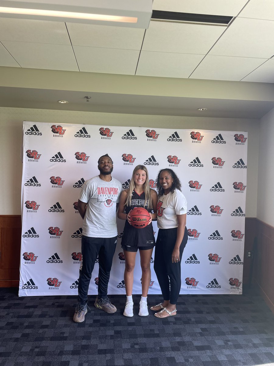 miamac2024's tweet photo. Thank you @DU_CoachSanders and @CoachDom989 for the great visit today! @MImystics @2024Mystics https://t.co/Rw2nCHBnR9