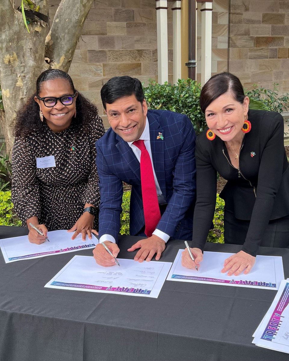 LeeanneEnoch's tweet photo. This week, we signed a Statement of Commitment on behalf of our parents, grandparents and all those that brought us this far, and we signed it on behalf of those yet to come. ❤️💛🖤💚💙🤍 #pathtotreaty #treaty @LanceMcCallumMP #CynthiaLuiMP https://t.co/7rDBIrviAZ