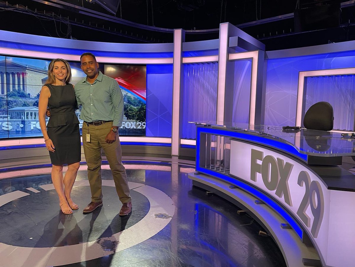 ClearyStrat1's tweet image. Our Founder &amp;amp; CEO @ronicacleary got her start in television alongside @BillAFox29 where she was a part of the original cast of #ChasingNJ, a show that reinvented television news and aired on @fox5ny, @My9NJ, and her hometown station @FOX29philly.