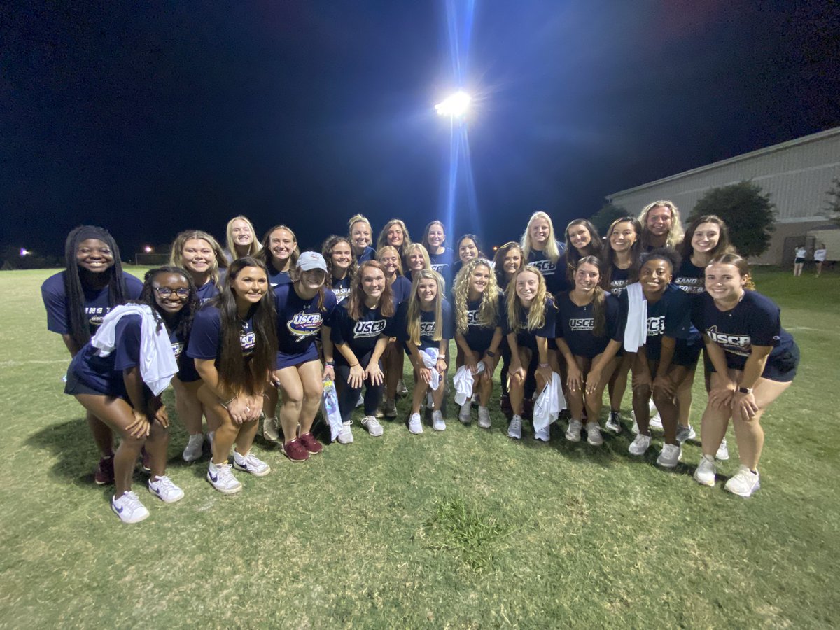 USCBSoftball's tweet photo. OUR SAND SHARKS ARE BACK 🤩

#FAMILY | #FinsUpFOREVER https://t.co/WV3MXh67rj