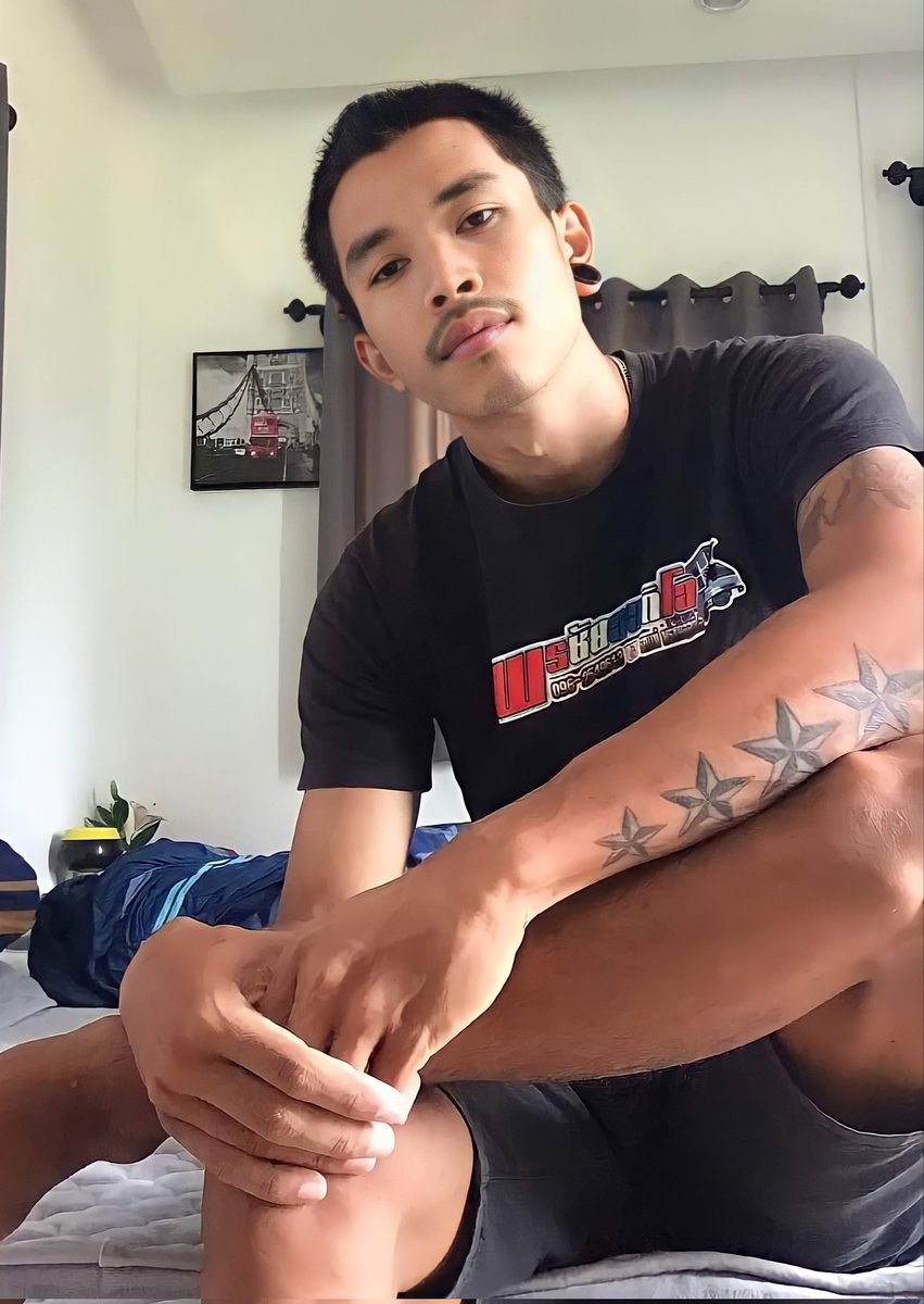 KogtonS's tweet photo. ไม่หล่อมาก แต่เรื่องเด้ามาอันดับ 1 😁 https://t.co/rd0E2f9OlO